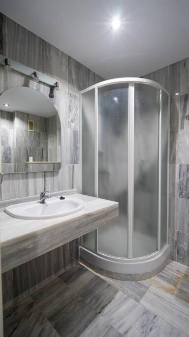Seaview And Big Terrace Cabopino Apartment มาร์เบยา ภายนอก รูปภาพ